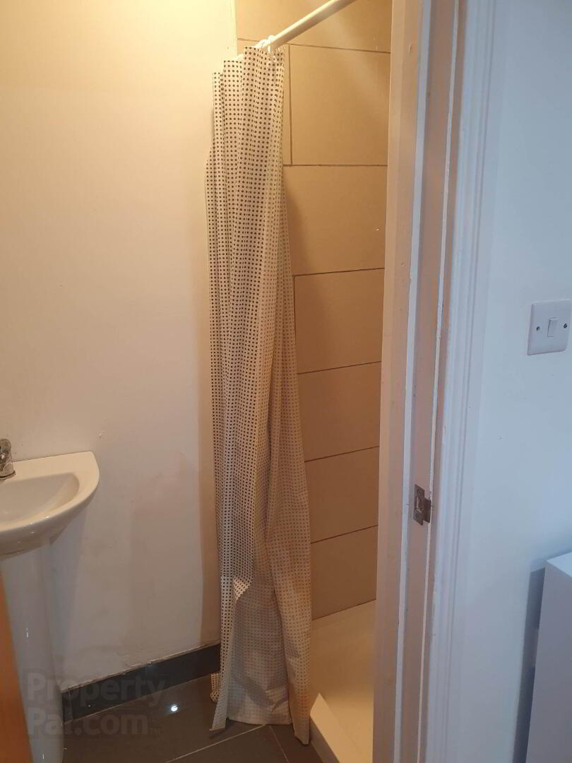 Apt 5  37 -39 North Street 7 of 8