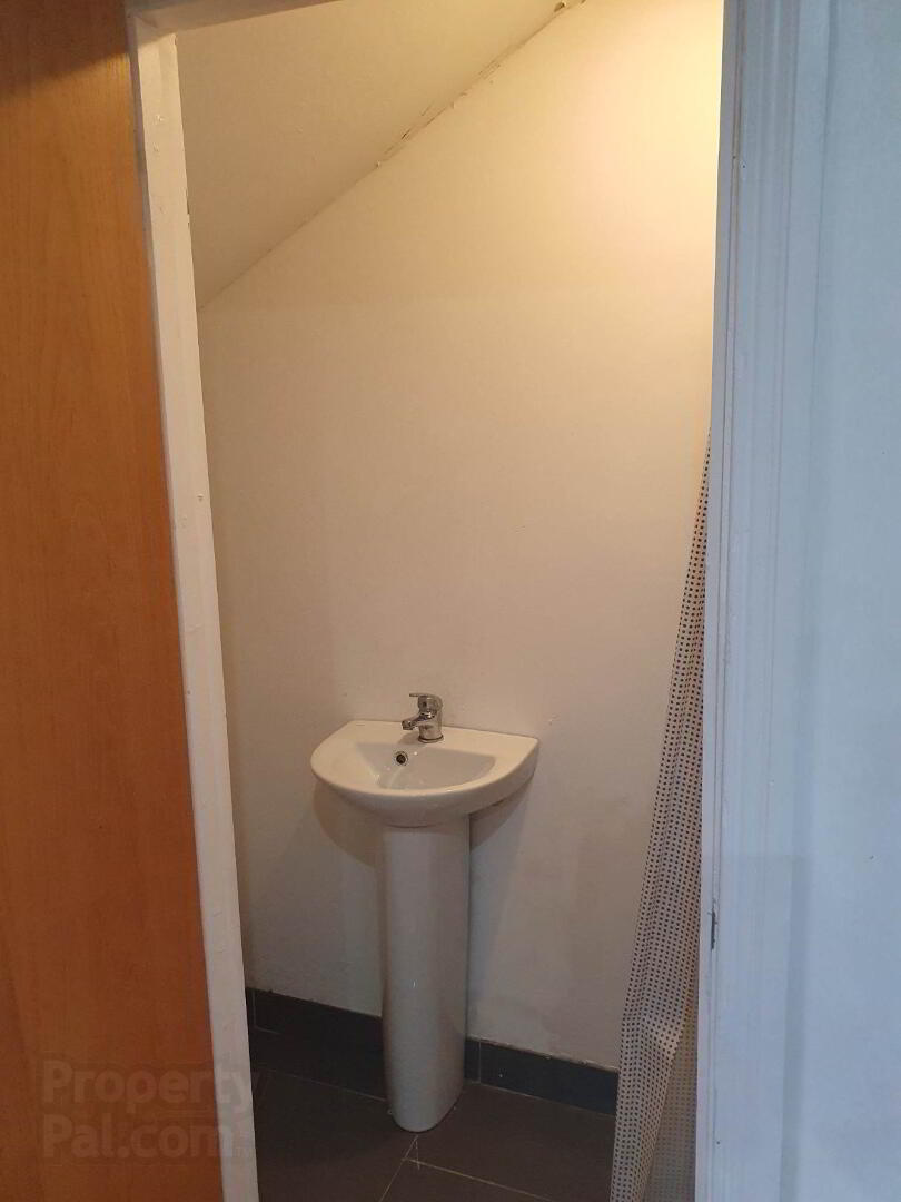 Apt 5  37 -39 North Street 8 of 8