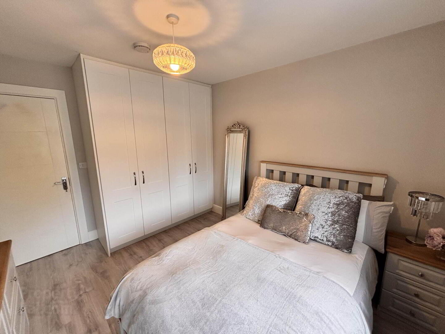 2 Oak Close 12 of 16