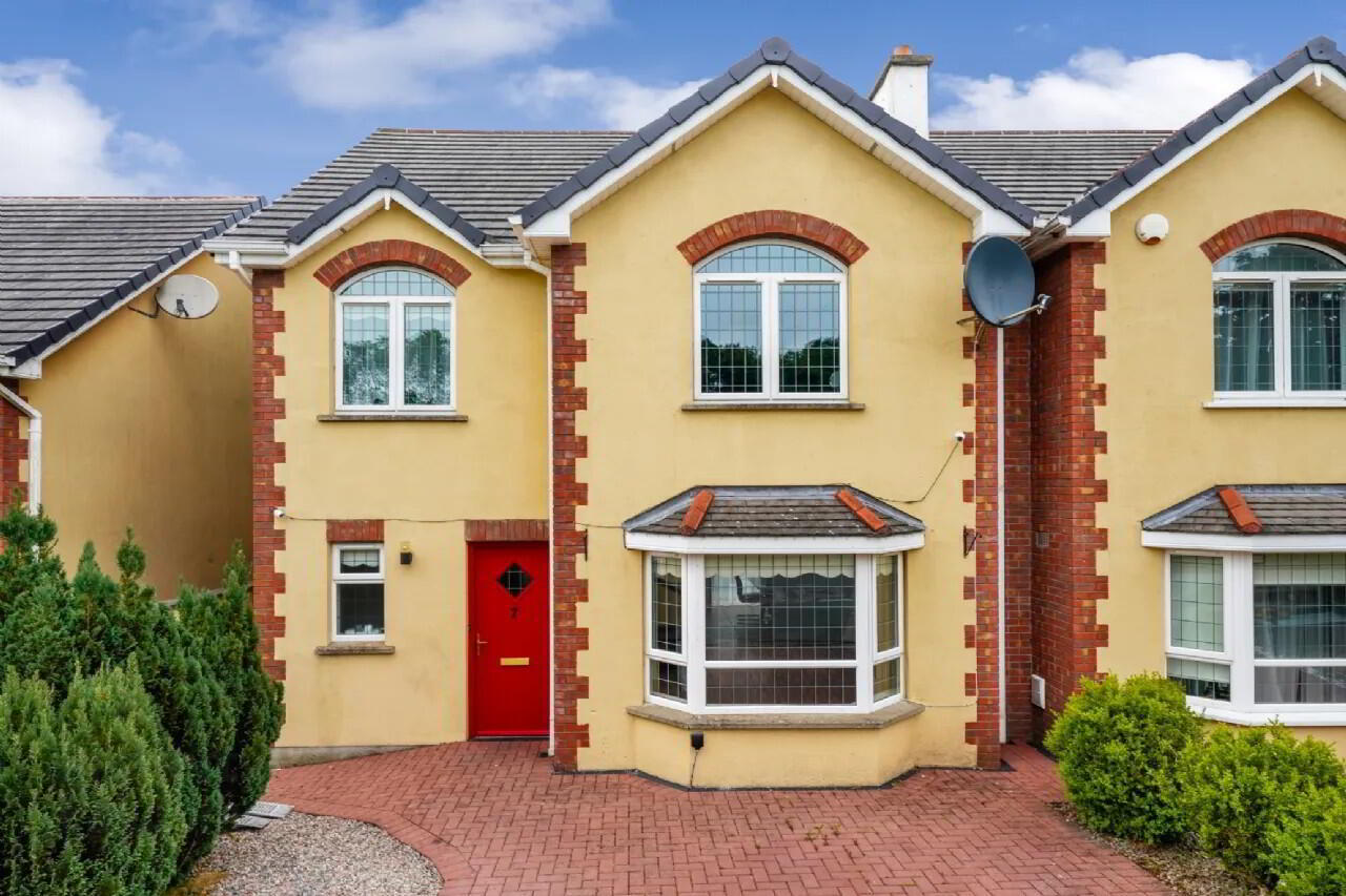 7 Beechwood Avenue 1 of 24