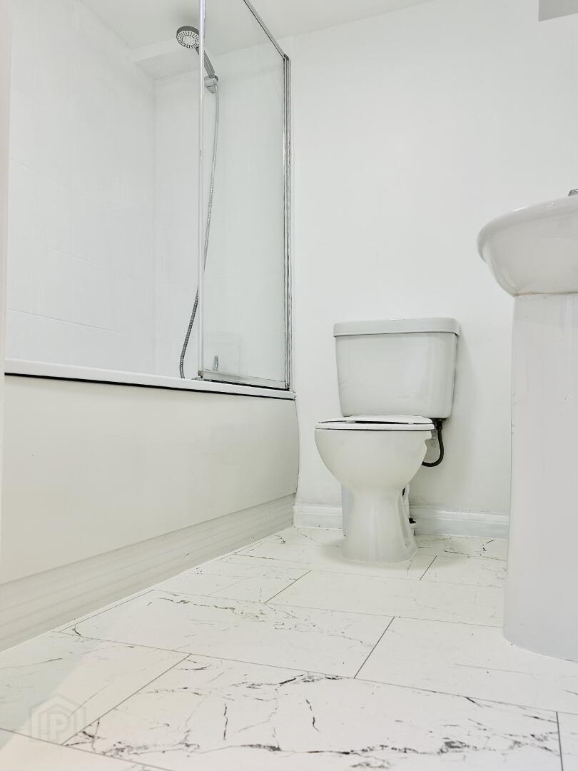 Unit 1, 23 Dunluce Avenue 9 of 15