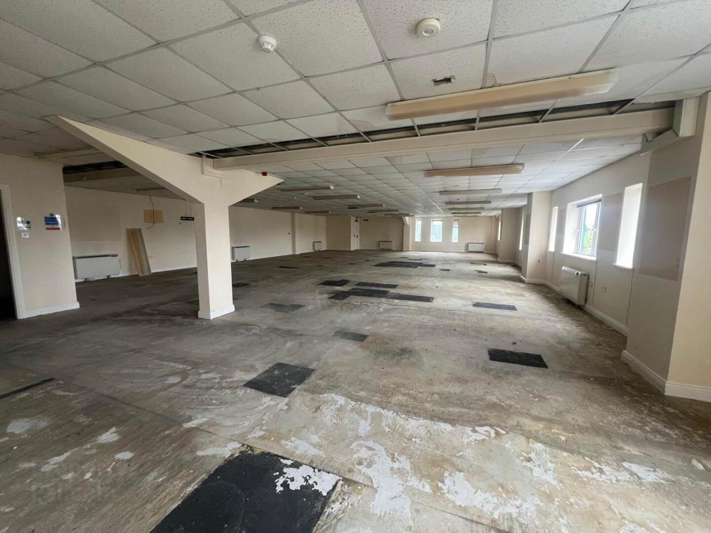 Commercial Warehouse 9 of 13