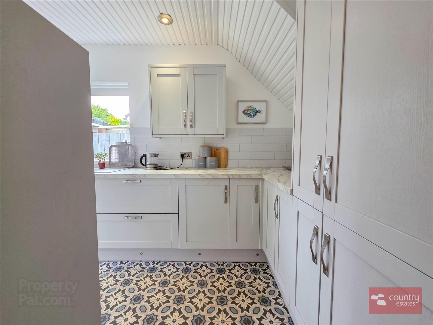15 Ballyhenry Avenue 12 of 29