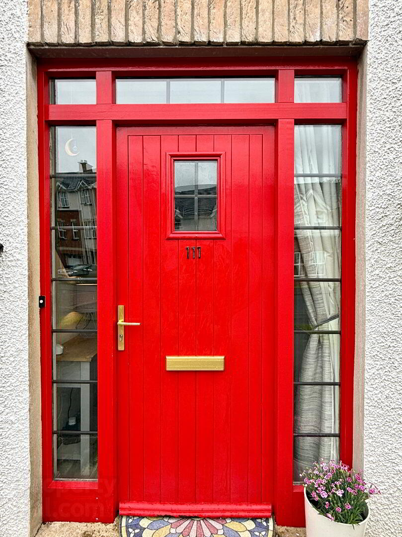 111 Waterfoot Park 3 of 33