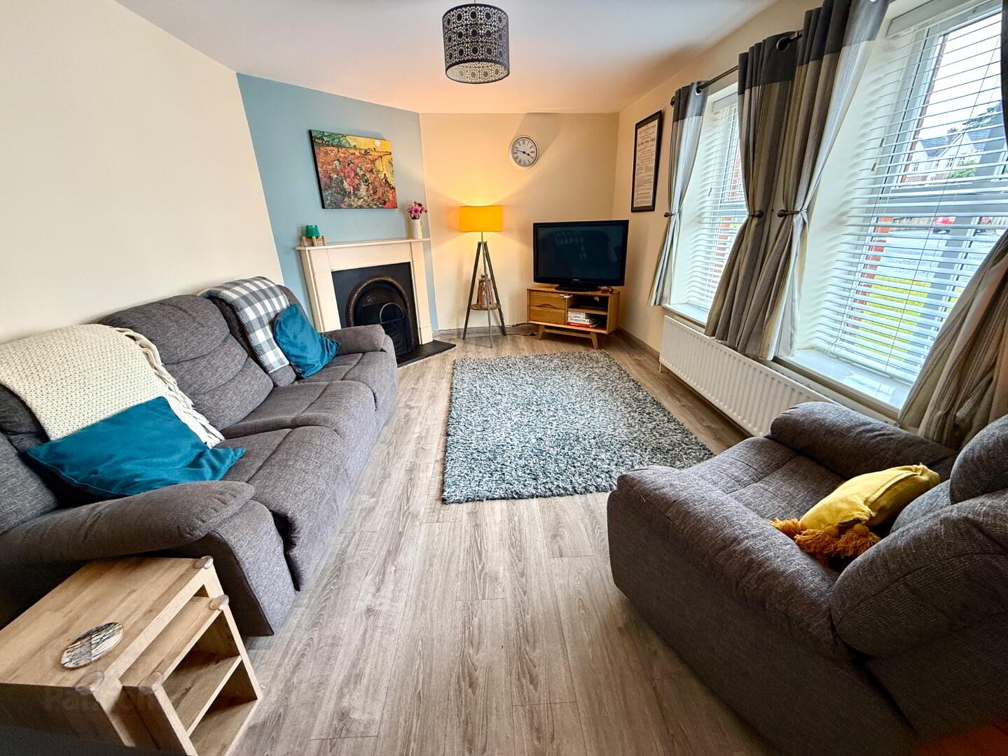 111 Waterfoot Park 8 of 33