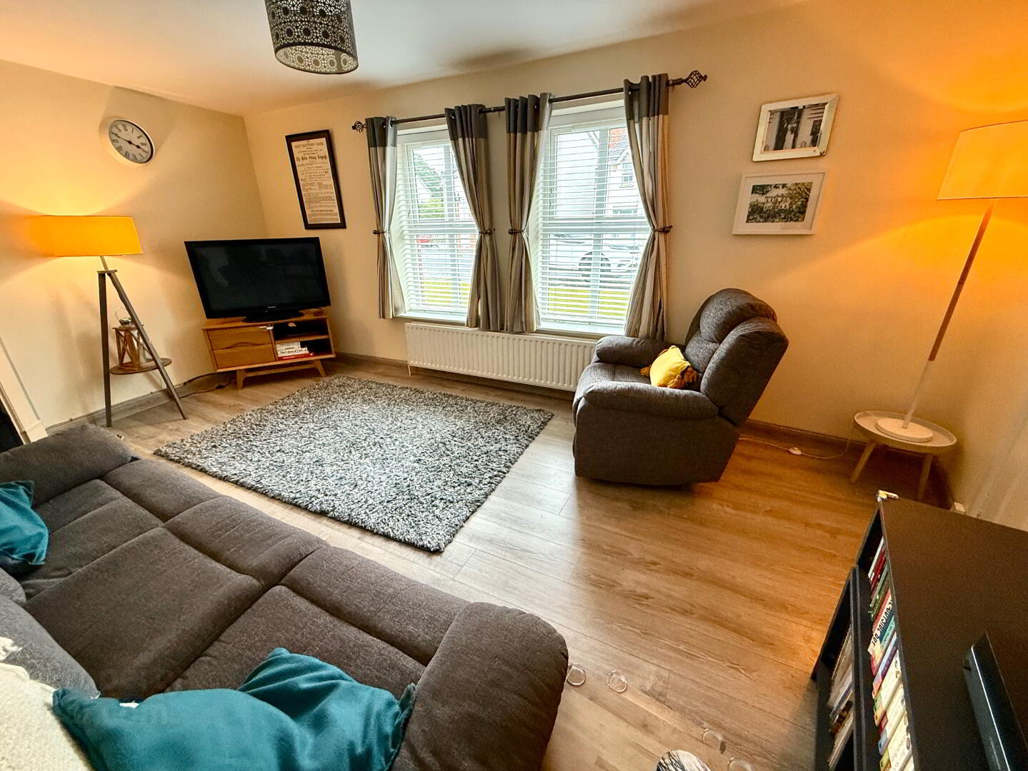 111 Waterfoot Park 11 of 33