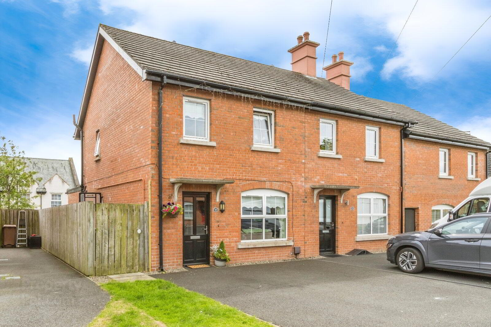 19 Lady Wallace Brae 1 of 12