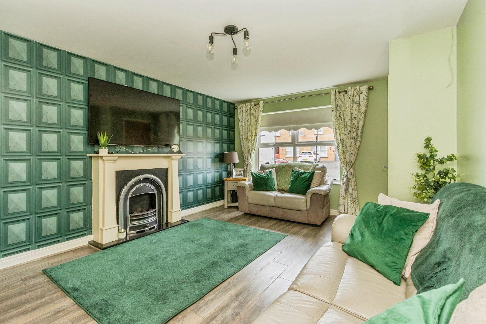 19 Lady Wallace Brae 3 of 12
