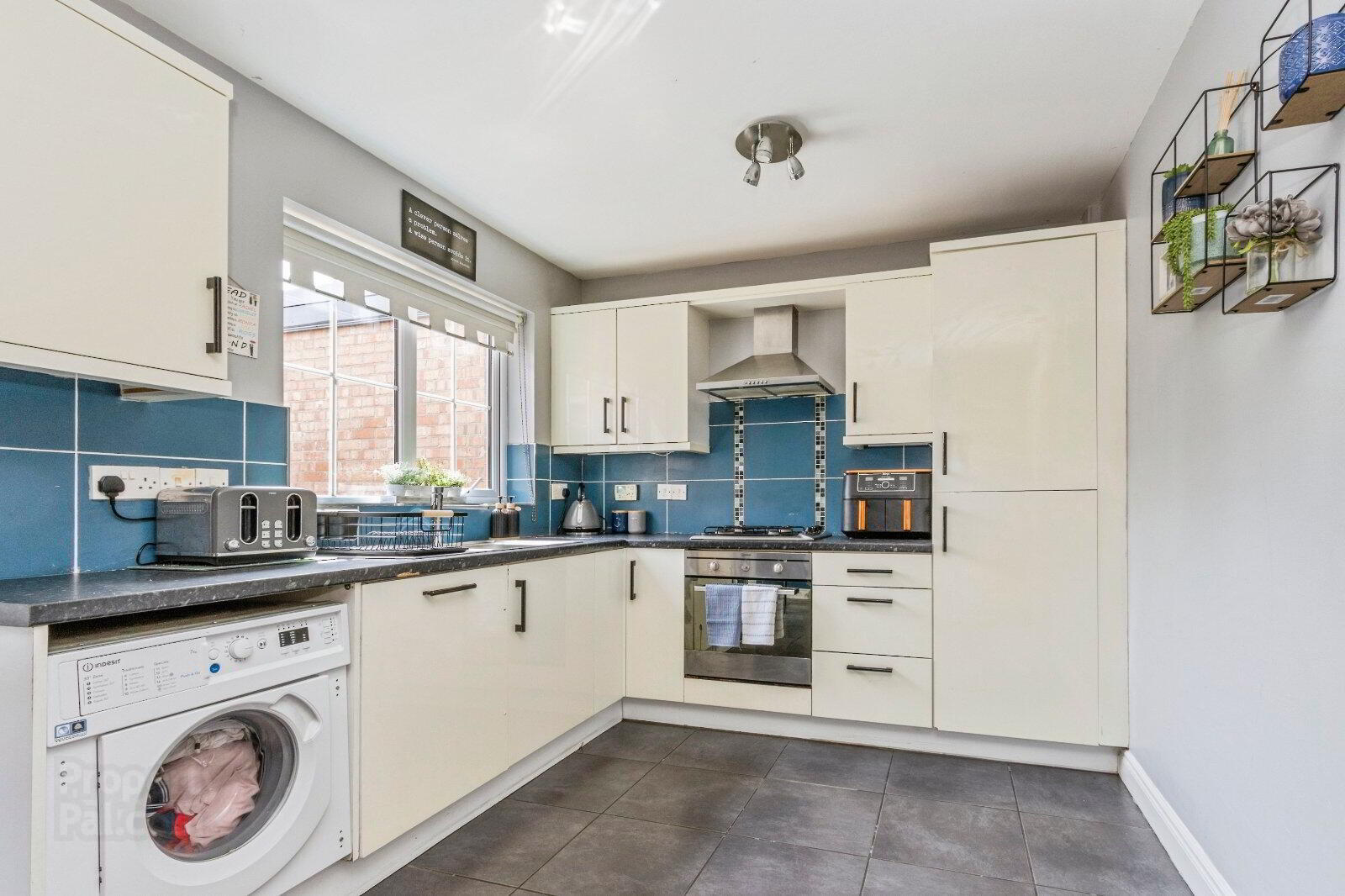 19 Lady Wallace Brae 6 of 12