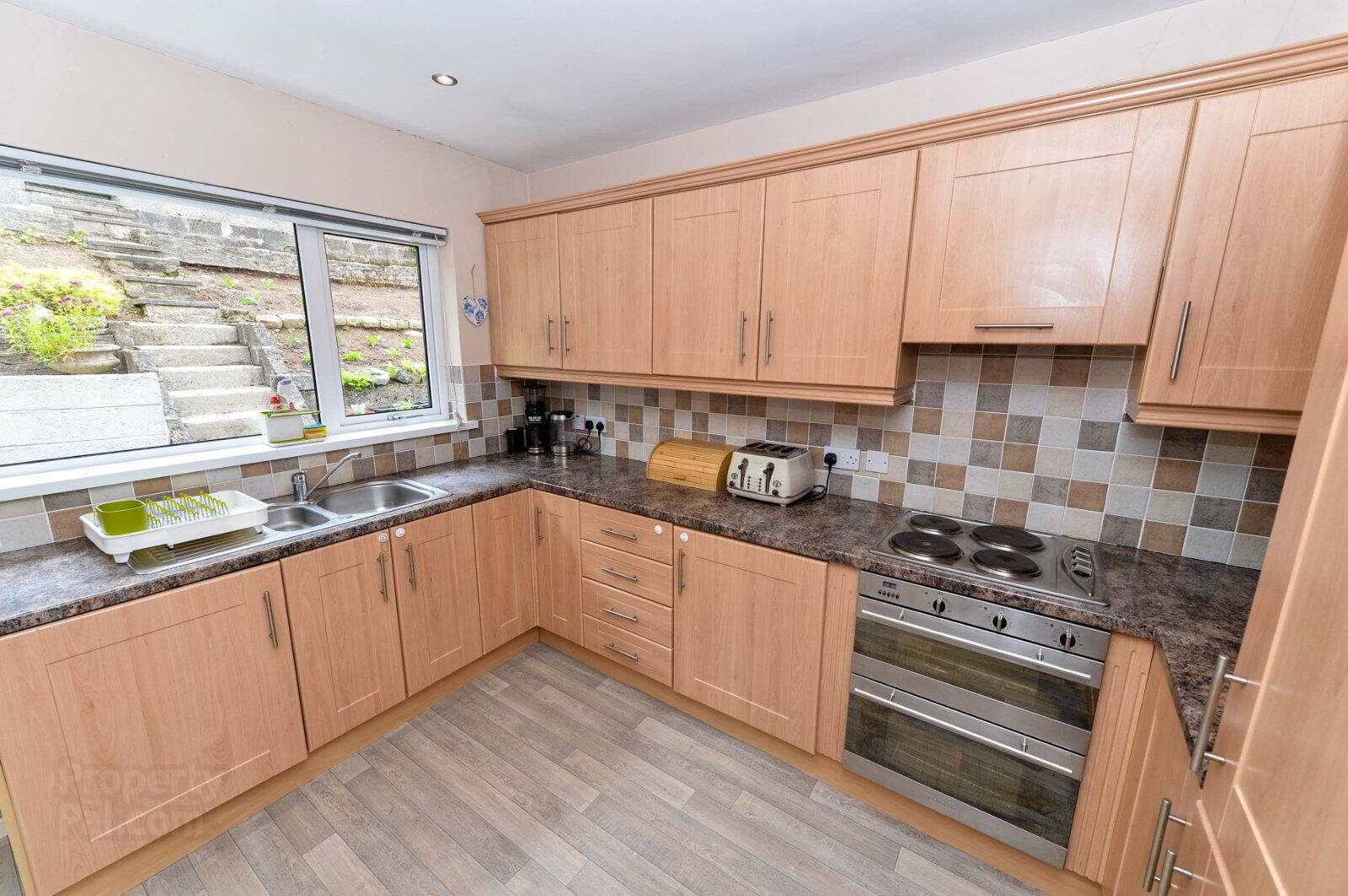 9 Beechgrove Rise 8 of 25