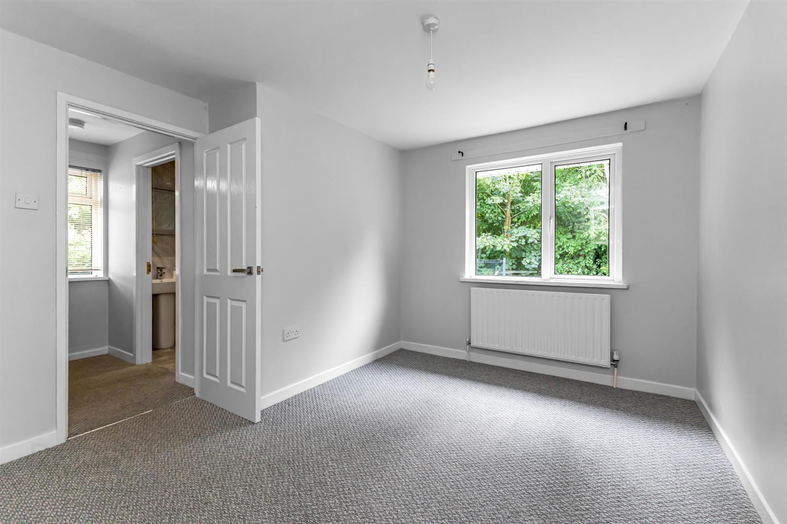 10 Woodside Gardens 8 of 14