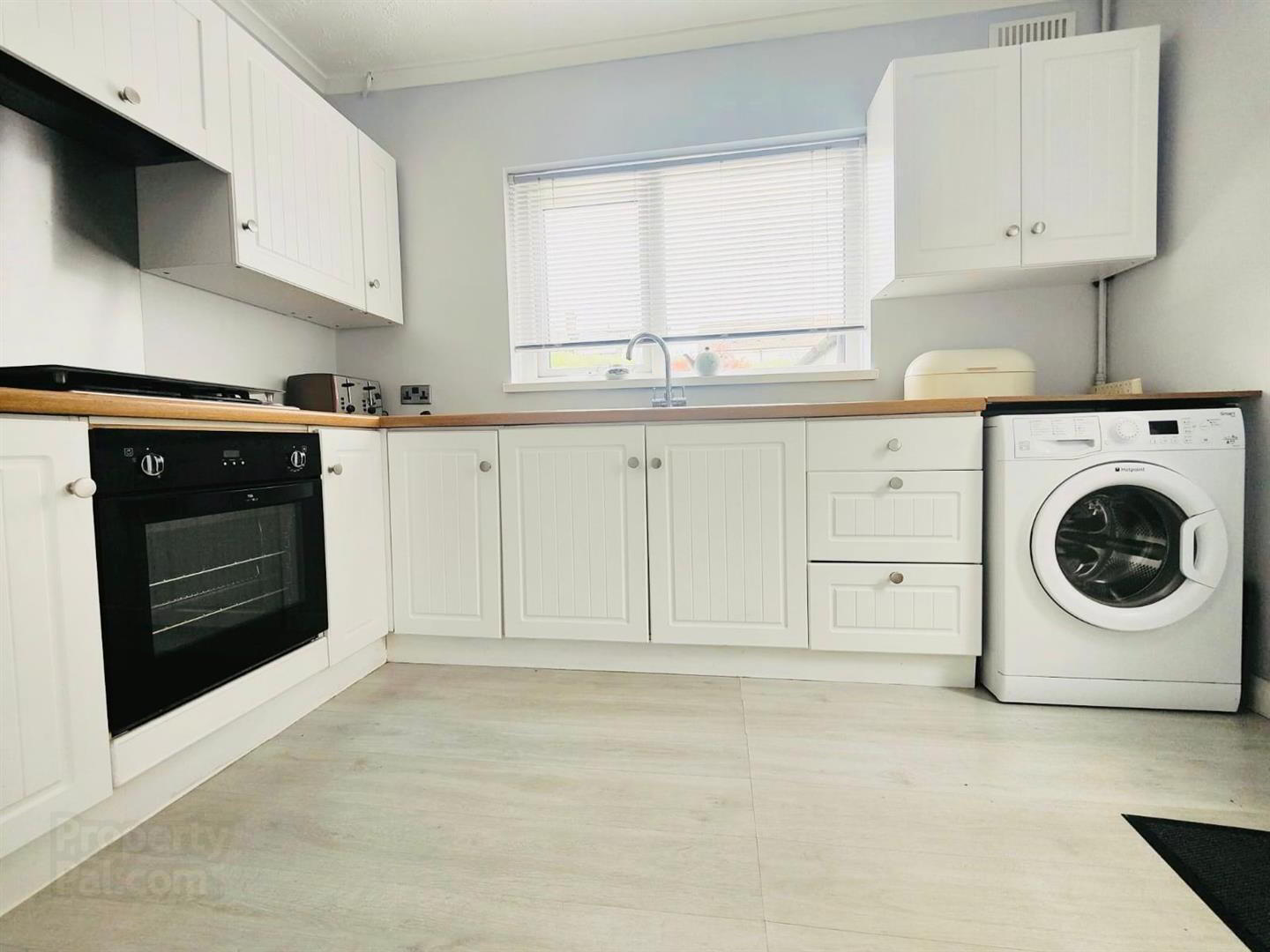 223 Jordanstown Road 7 of 19
