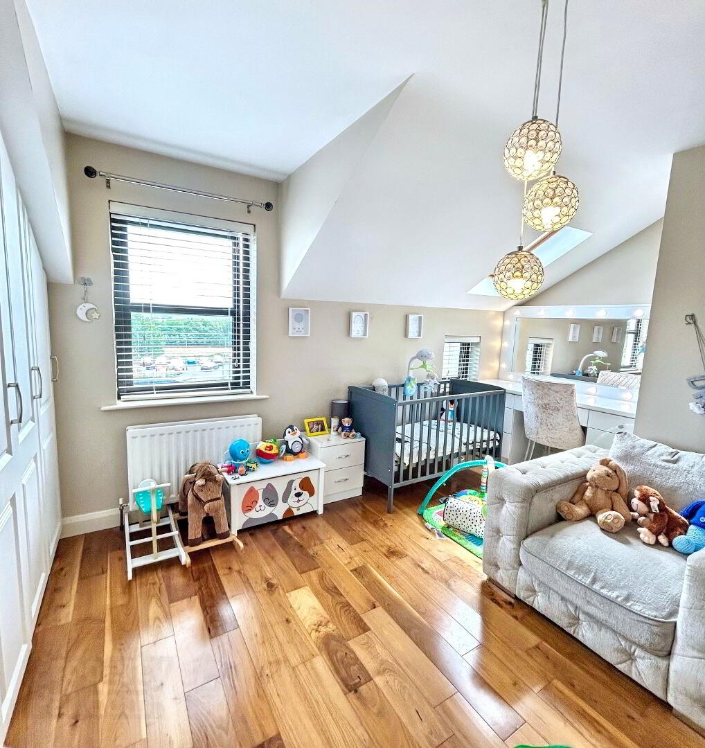 98 Thornhill Park 8 of 12