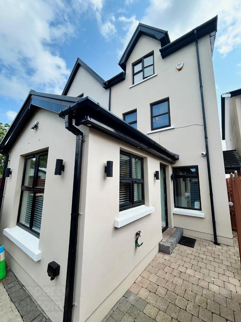98 Thornhill Park 11 of 12