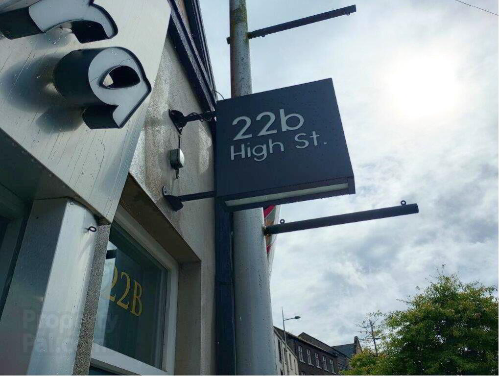 22b High Street 3 of 19