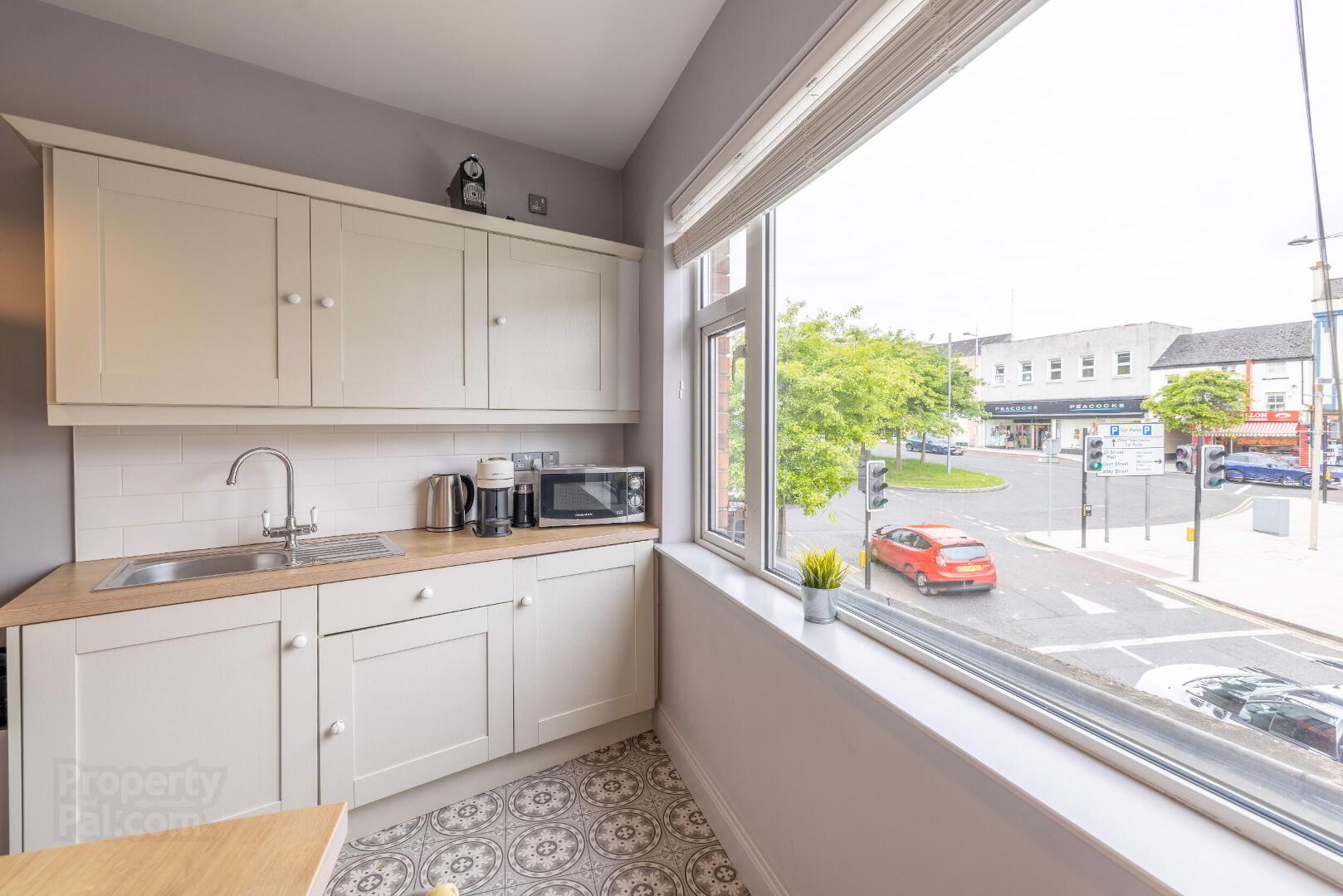 22b High Street 16 of 19