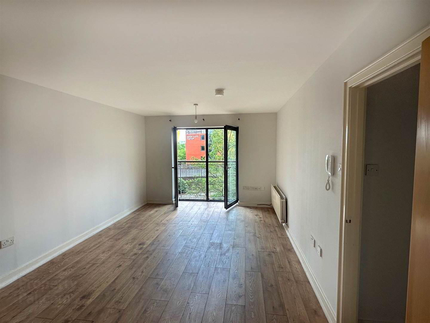 54 Apt, Quay Gate, 19 Station Street 3 of 10