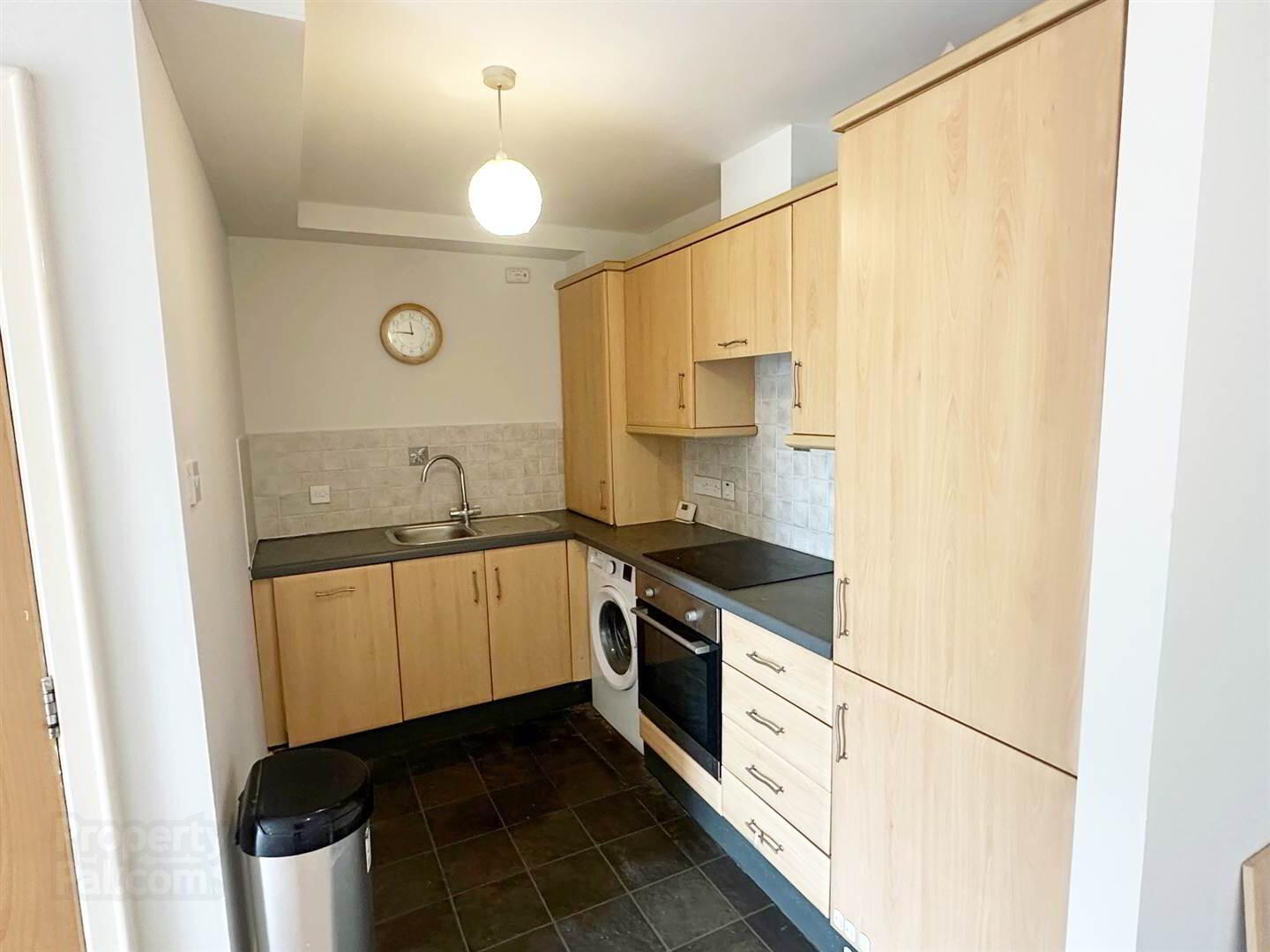 54 Apt, Quay Gate, 19 Station Street 4 of 10