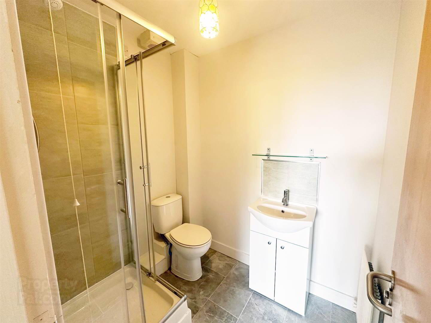 54 Apt, Quay Gate, 19 Station Street 6 of 10