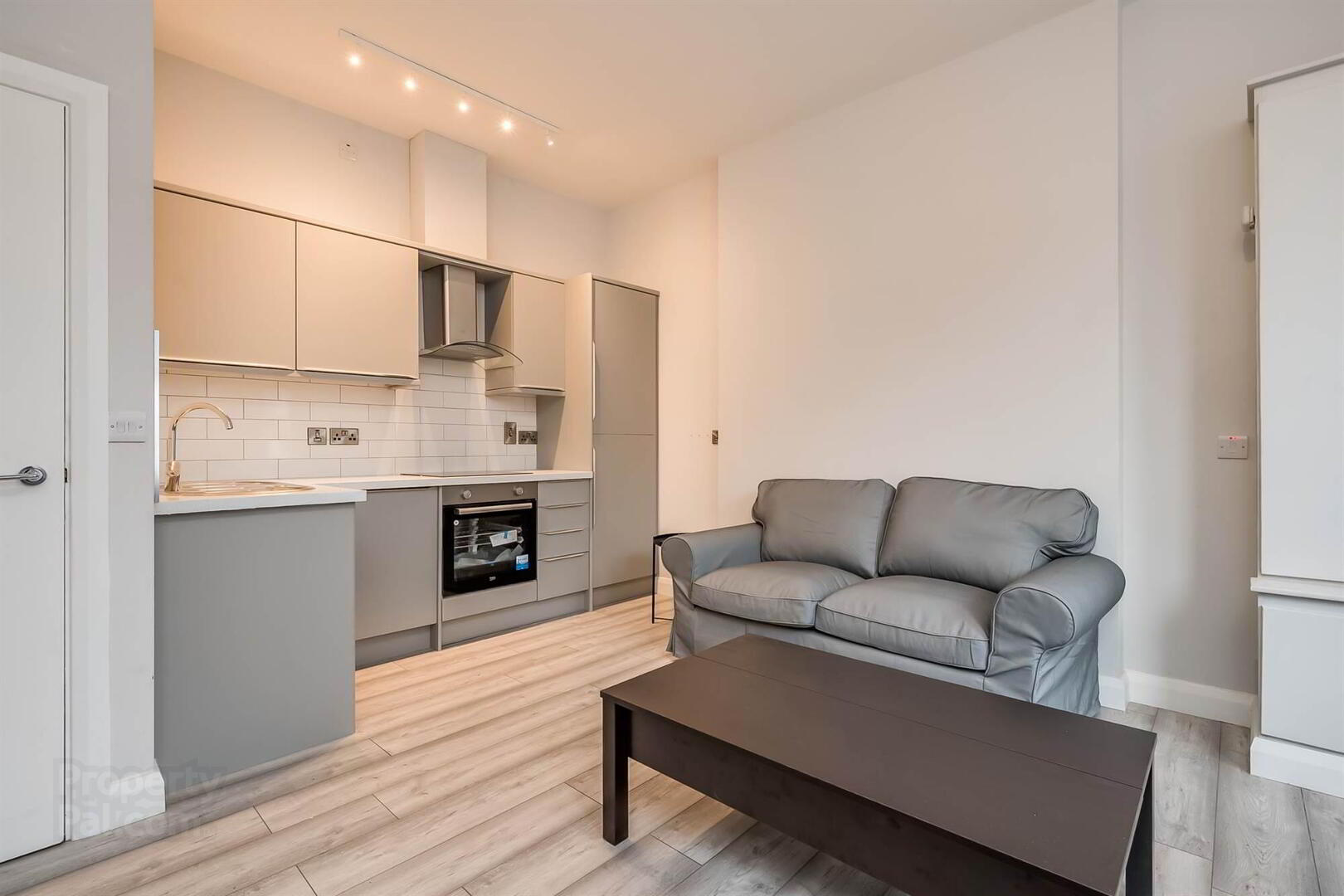 Apt 2, 35 Wellington Park 6 of 15