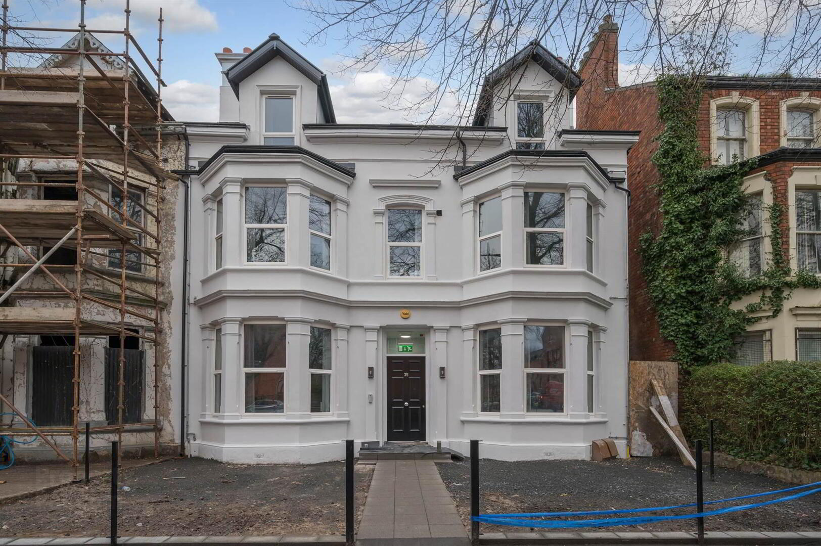 Apt 2, 35 Wellington Park 1 of 15