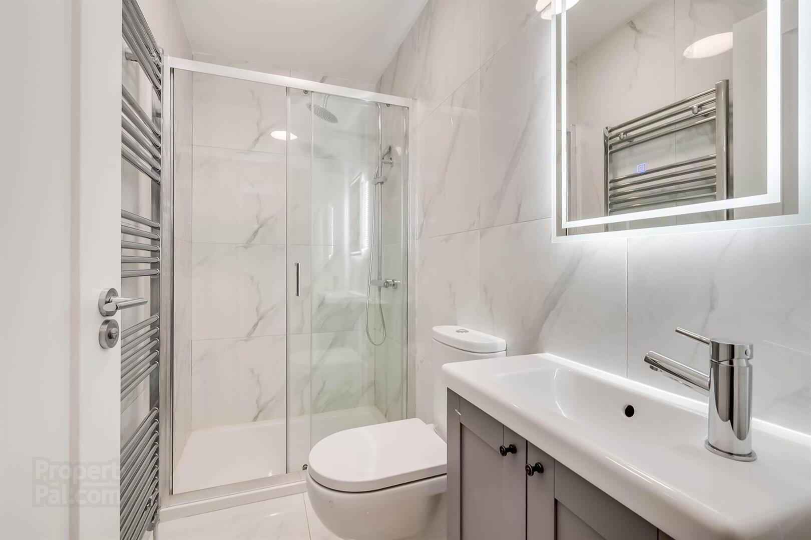 Apt 2, 35 Wellington Park 12 of 15