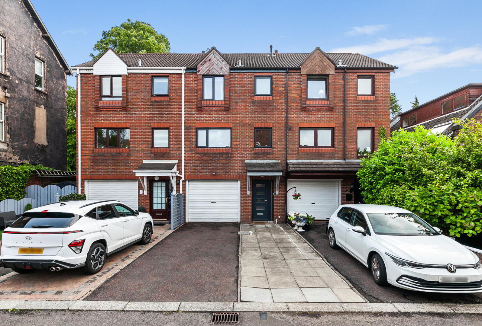 4 Chichester Gardens 1 of 26