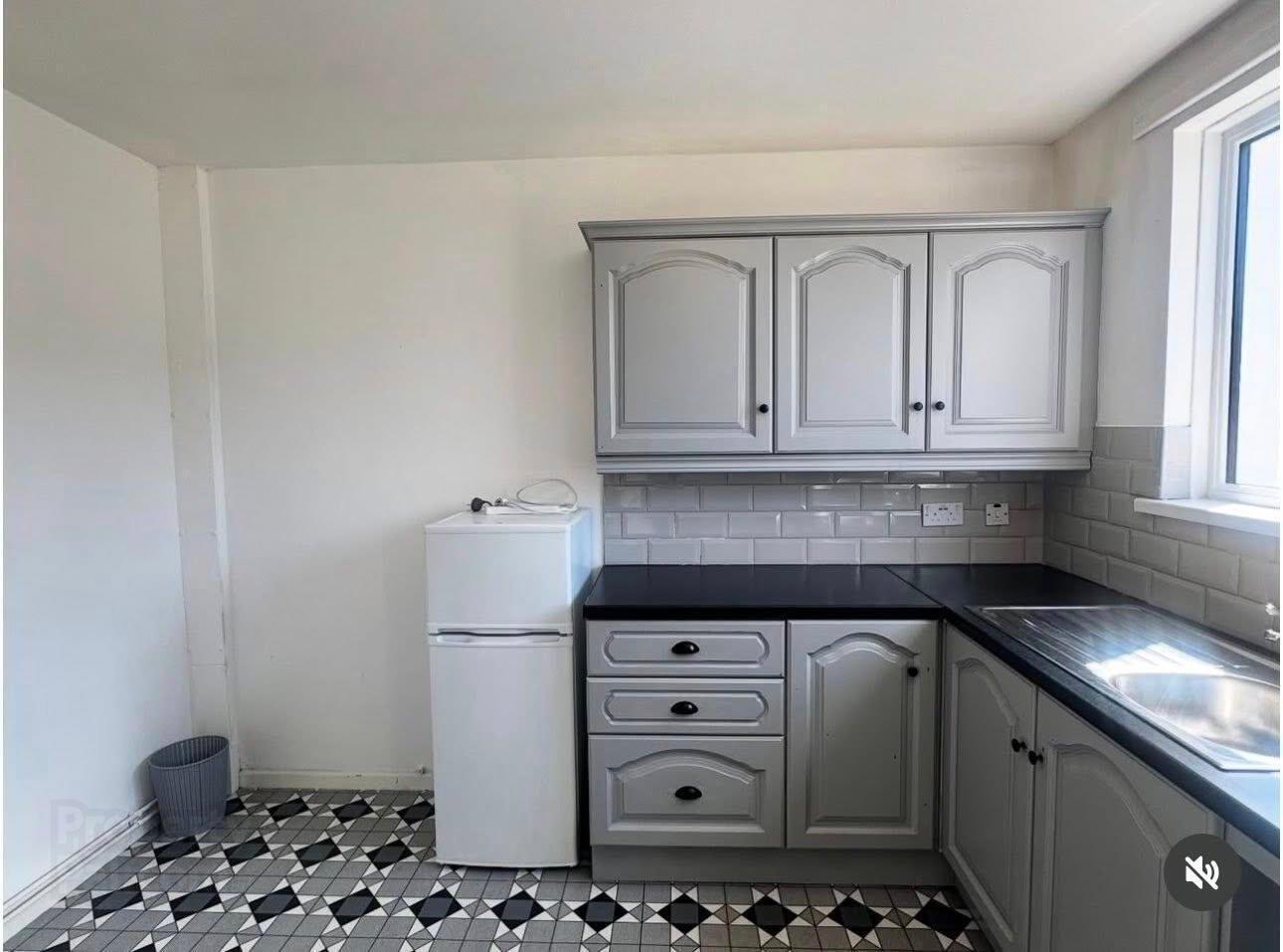 5 Robinson Avenue 9 of 13