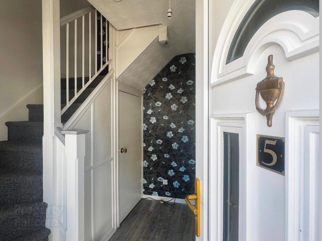 5 Robinson Avenue 4 of 13