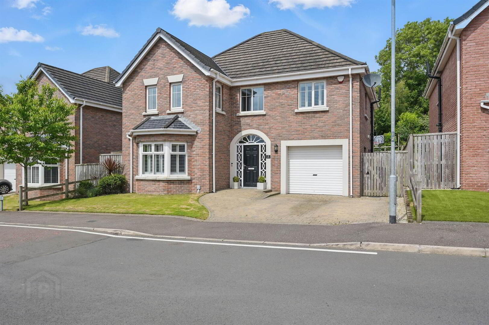 34 Millreagh Grove 1 of 27