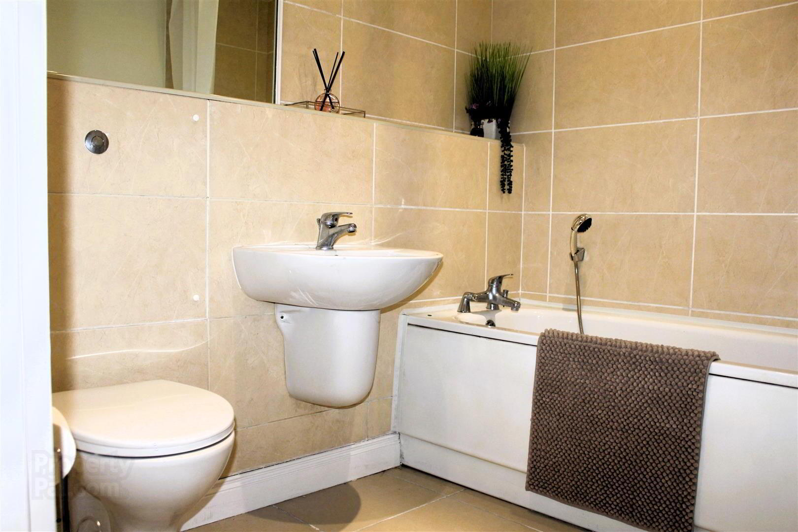 16 Milfort Mews 20 of 23