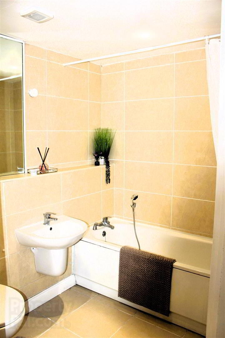 16 Milfort Mews 21 of 23