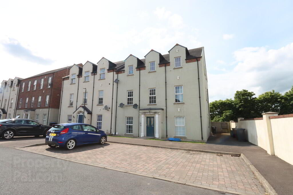 63 Blackrock Square 1 of 16