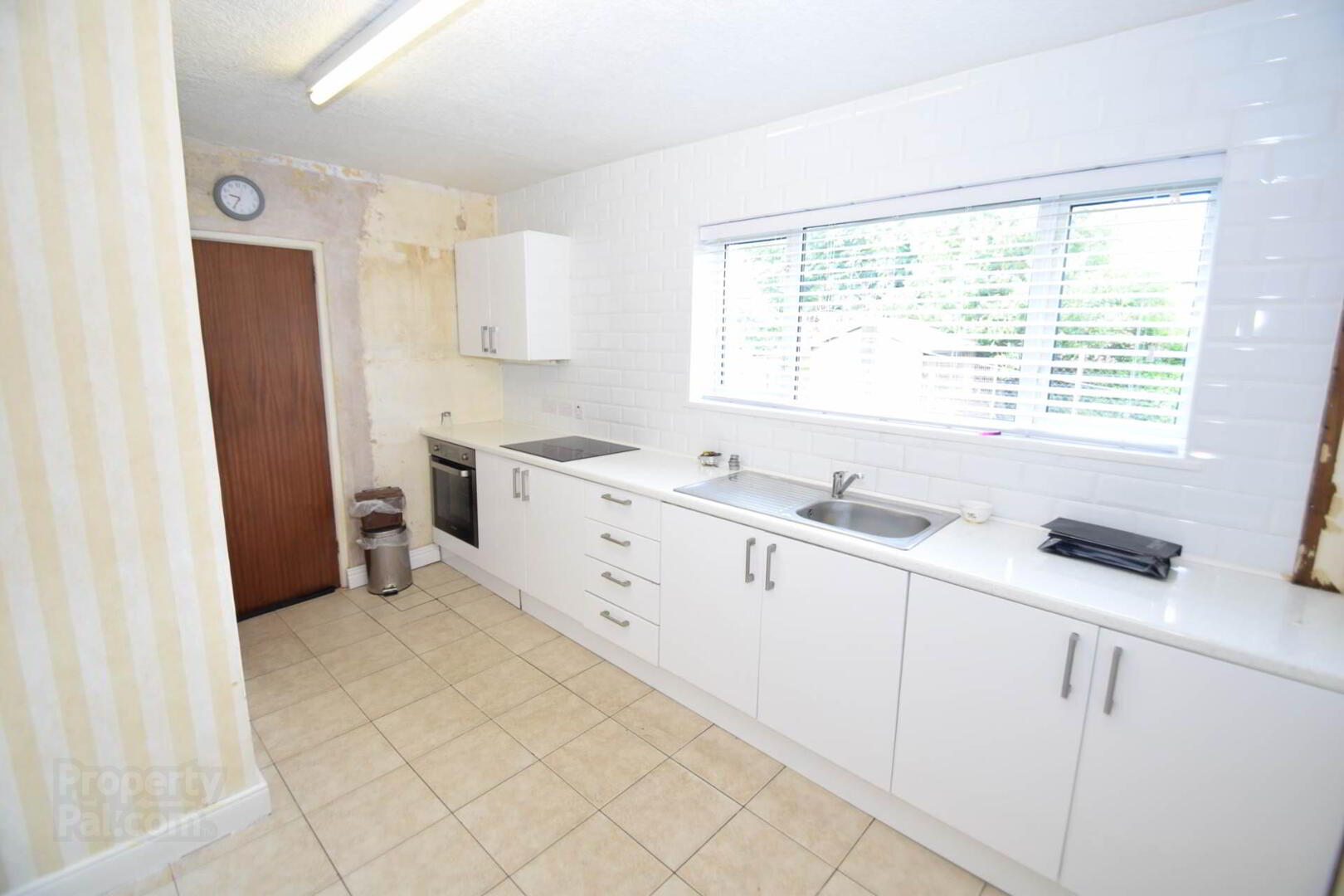 35 Creeve Walk 10 of 28