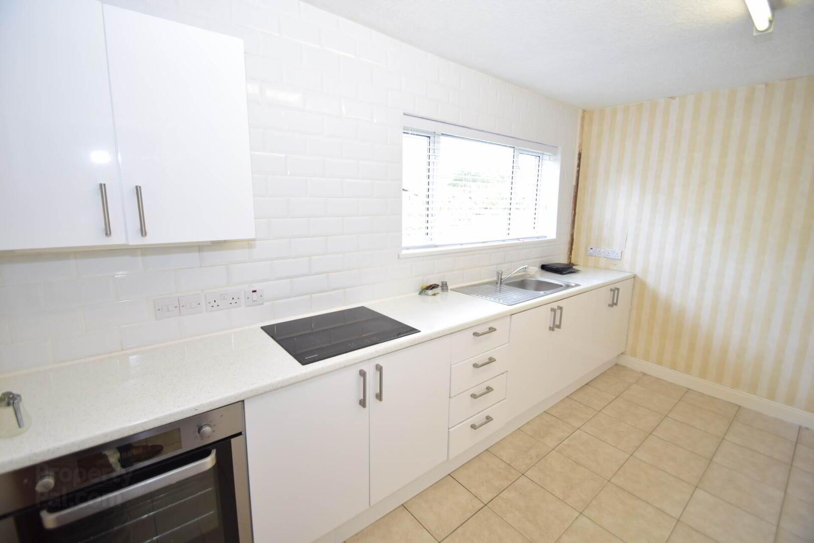 35 Creeve Walk 11 of 28