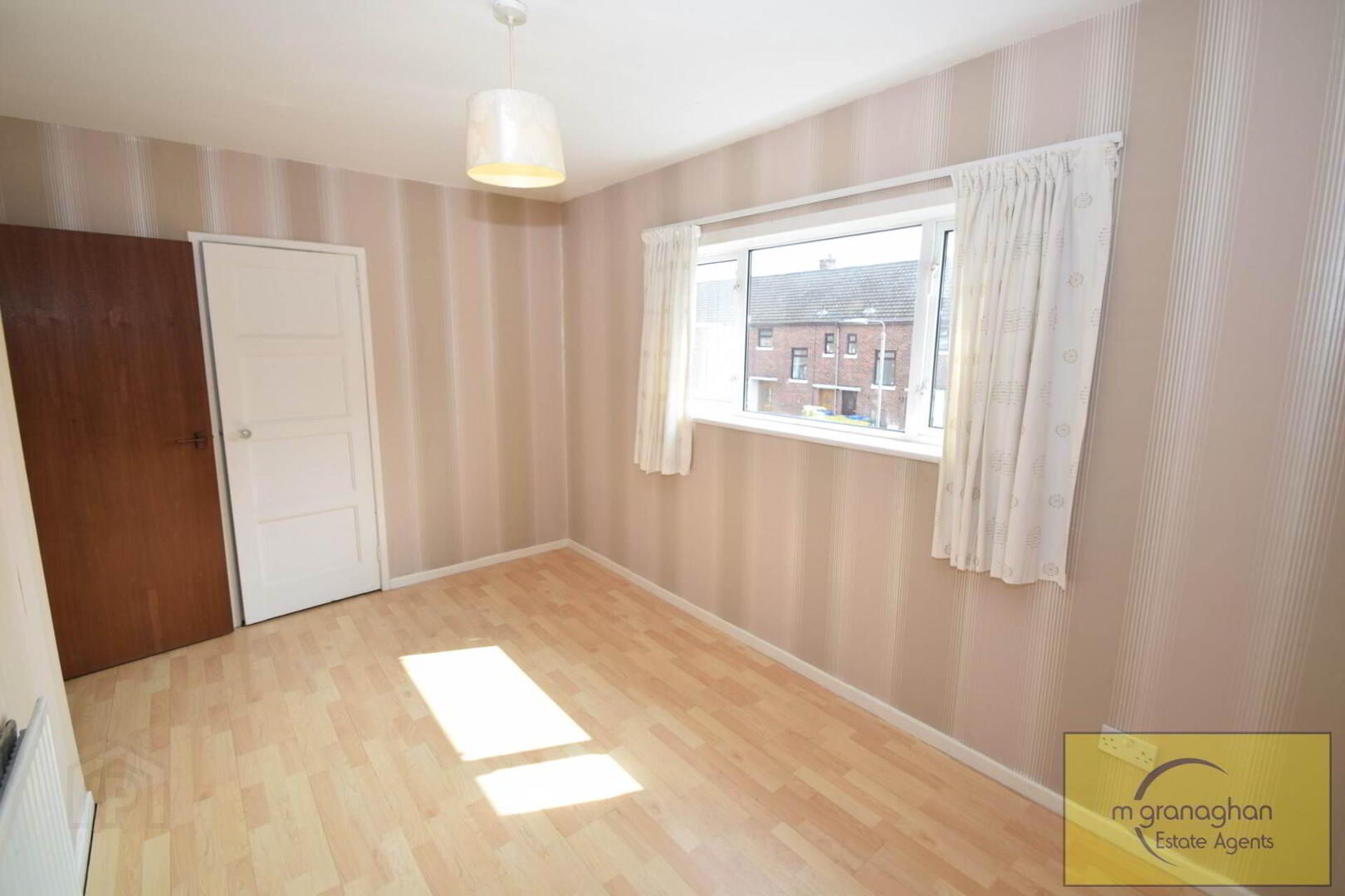 35 Creeve Walk 17 of 32