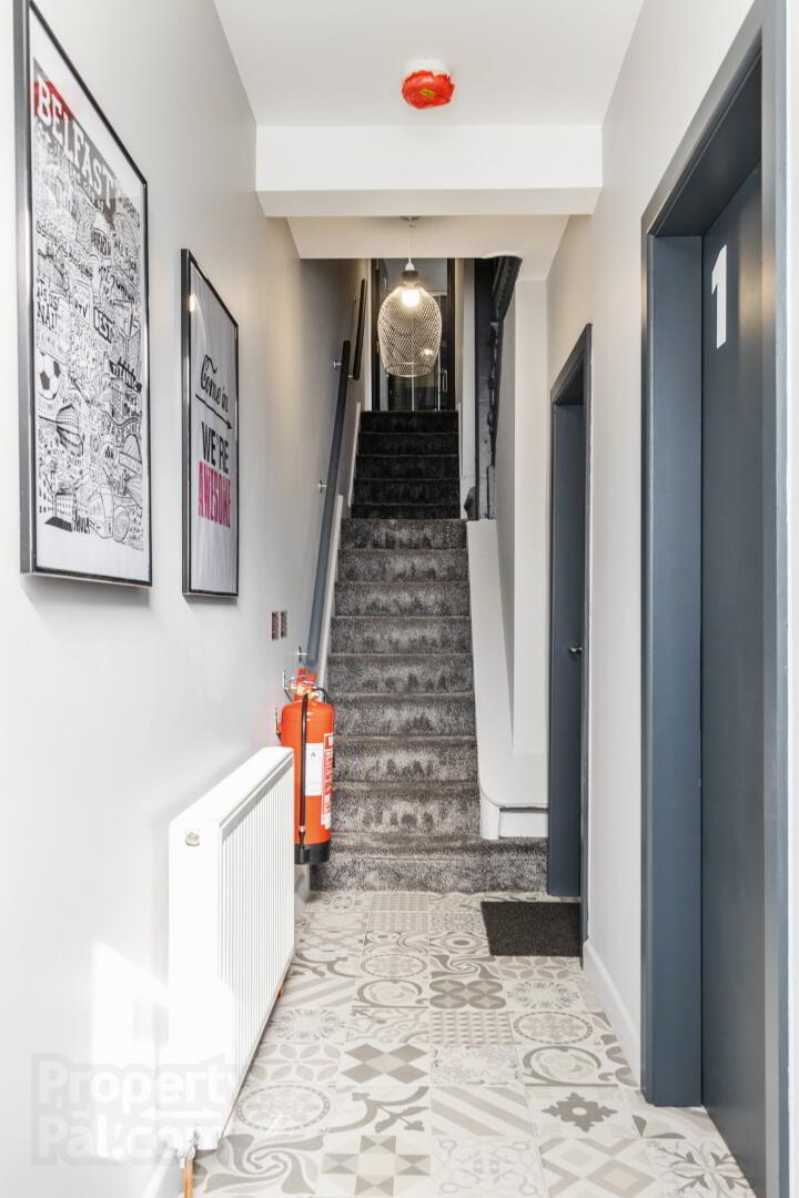Room 2, 166 Woodstock Road 1 of 10