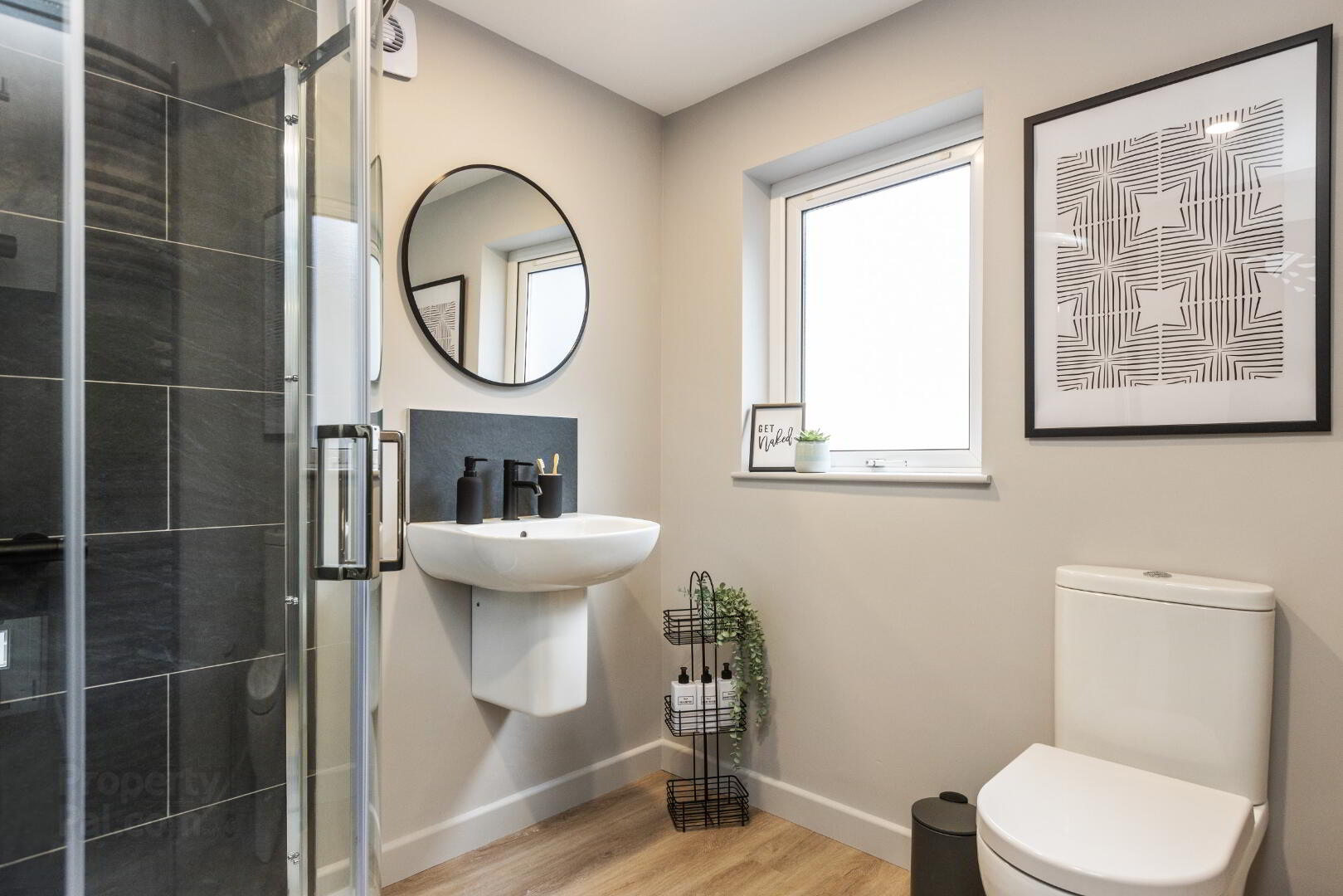 Room 2, 166 Woodstock Road 4 of 10