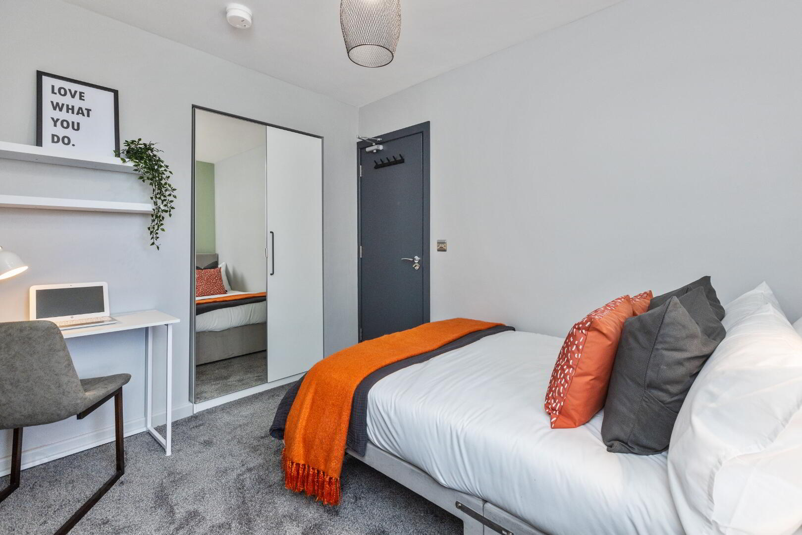 Room 2, 166 Woodstock Road 8 of 10