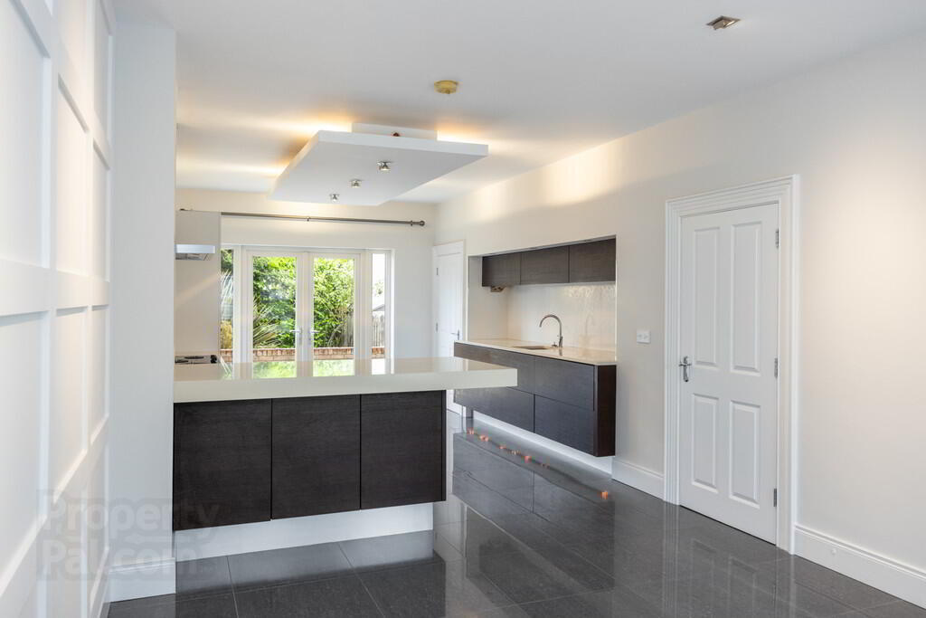 22 Ballantine Gardens 6 of 37