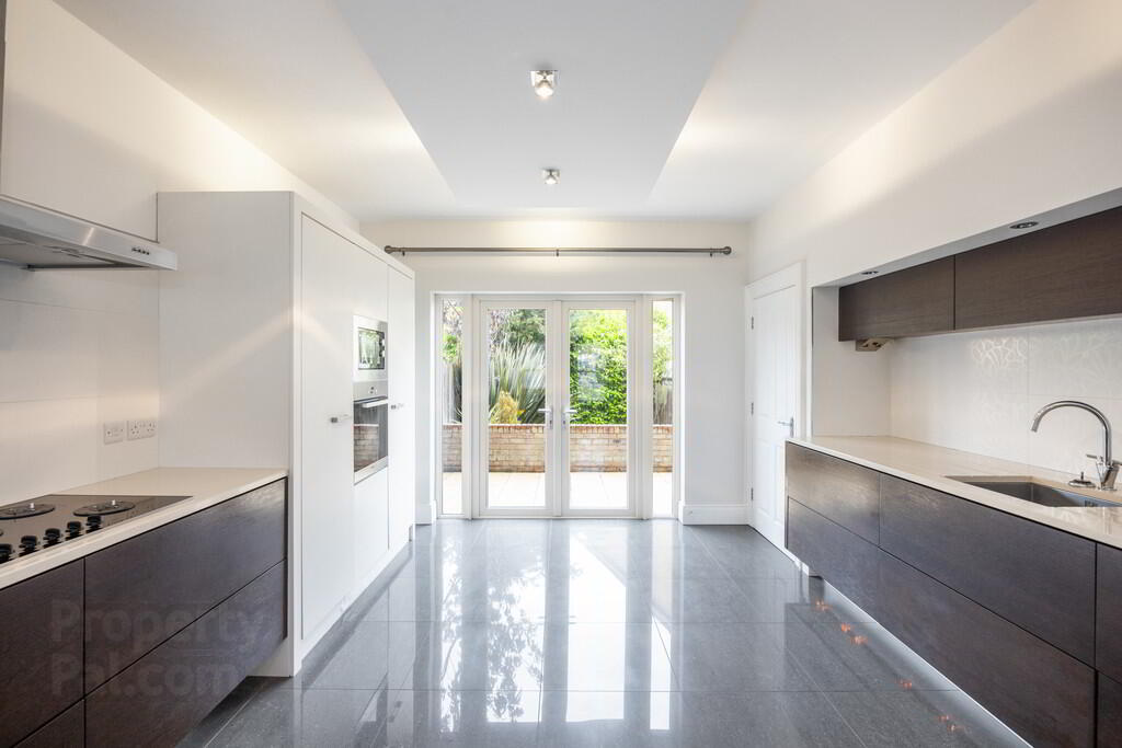 22 Ballantine Gardens 5 of 37