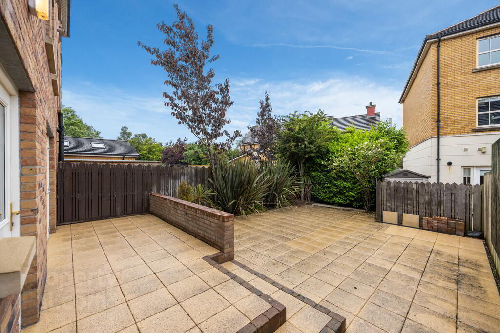 22 Ballantine Gardens 33 of 37