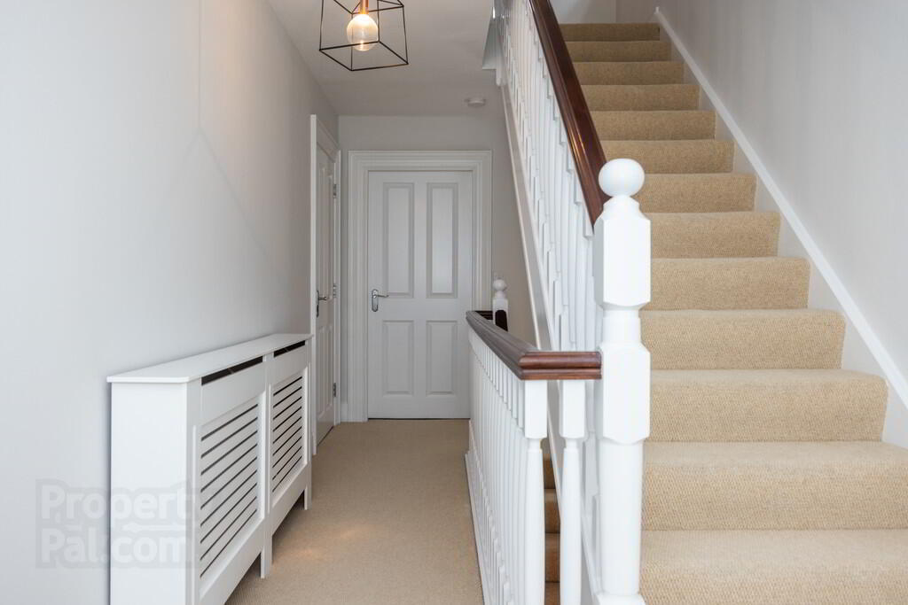 22 Ballantine Gardens 13 of 37