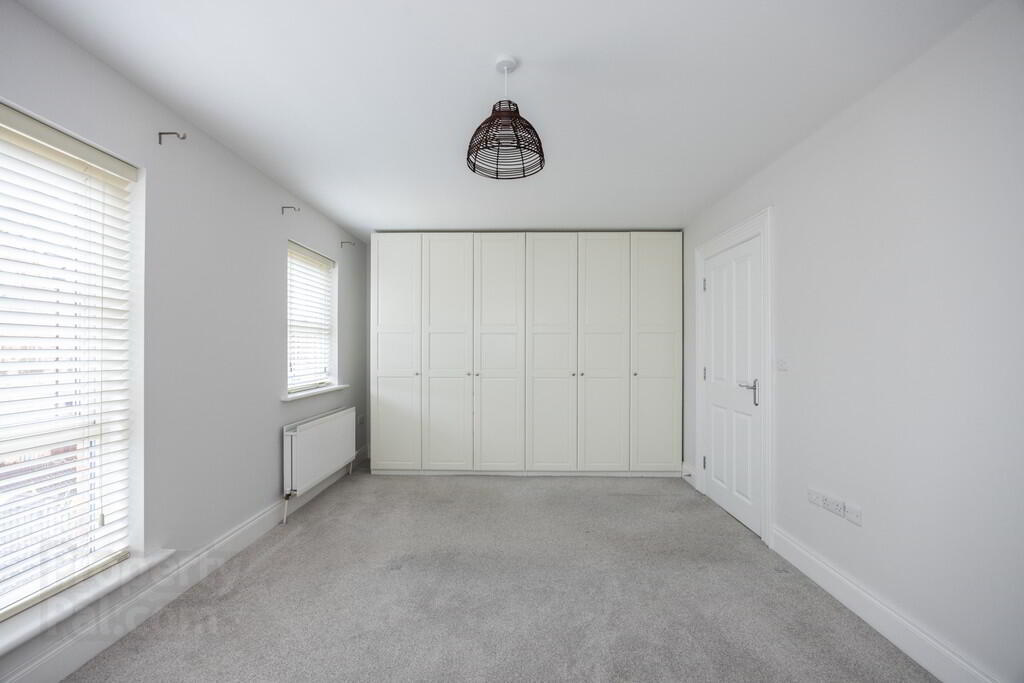22 Ballantine Gardens 16 of 37