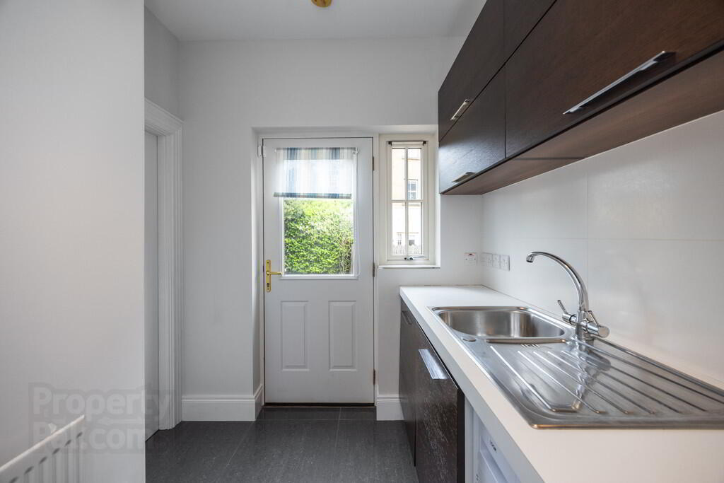 22 Ballantine Gardens 12 of 37