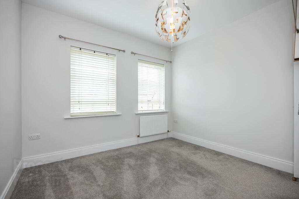 22 Ballantine Gardens 24 of 37