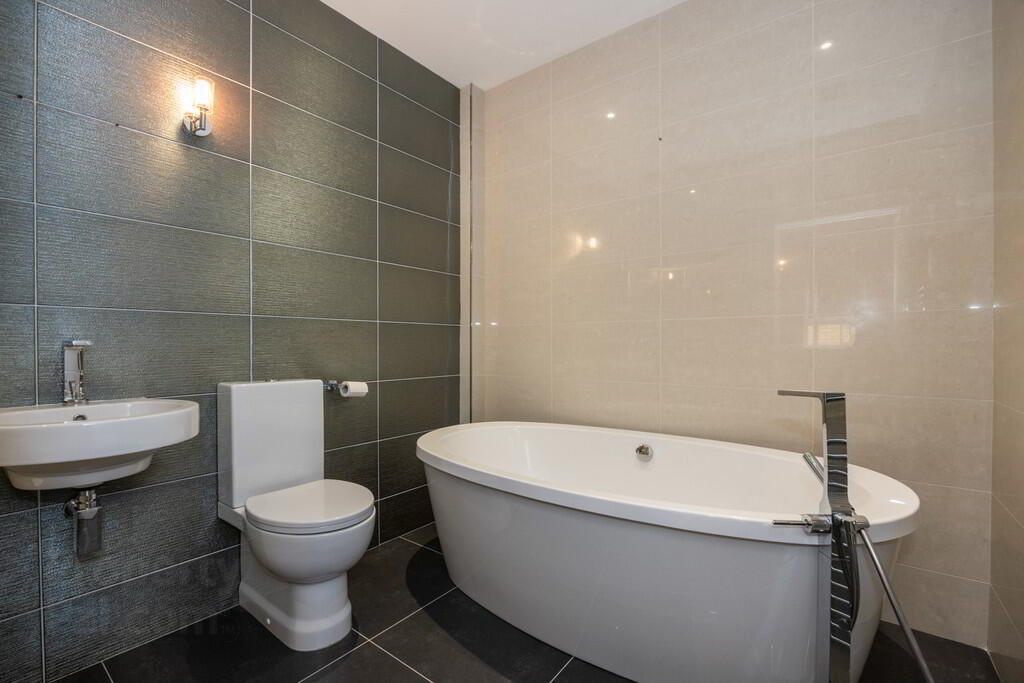 22 Ballantine Gardens 27 of 37