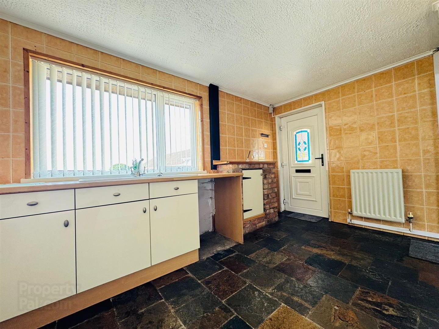 222f Jordanstown Road 6 of 12