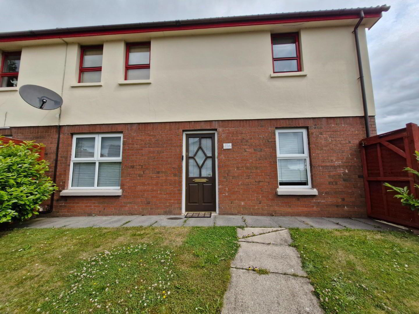 11a Gowanvale Drive 1 of 16