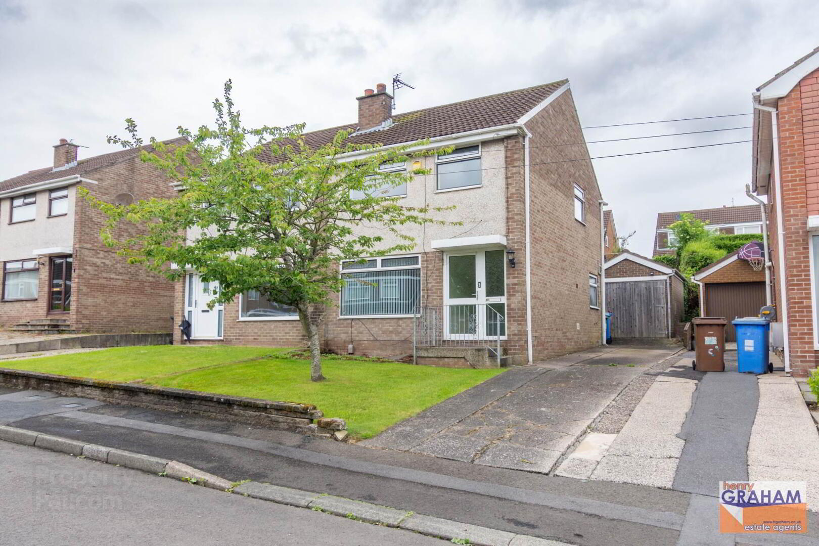 15 Glendun Park 1 of 17
